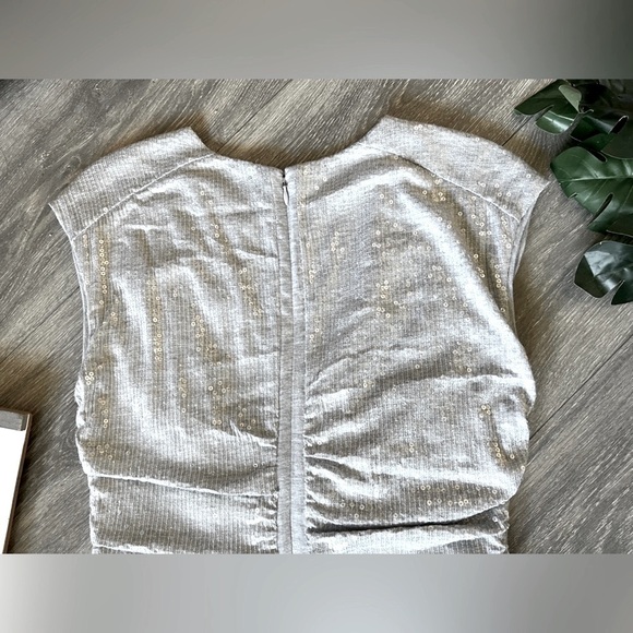 Jessica Simpson Gray Sequined Cap Sleeve Faux Wrap Surplice Dress. Size 6 - Picture 7 of 13
